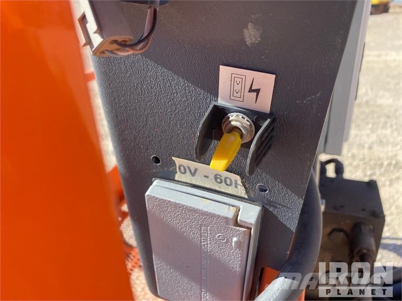 JLG 450AJ 4WD Diesel Telescopic Boom Lift - Factory Re Nacelles télescopiques