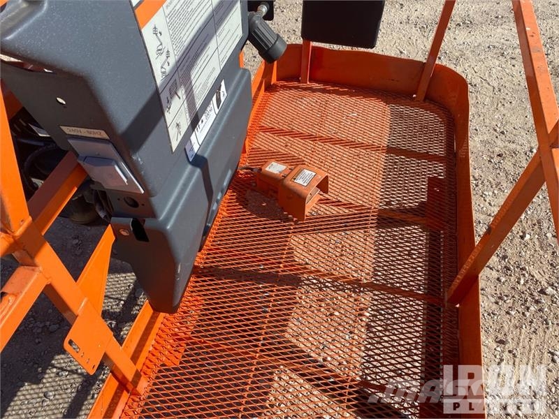 JLG 450AJ 4WD Diesel Telescopic Boom Lift - Factory Re Nacelles télescopiques