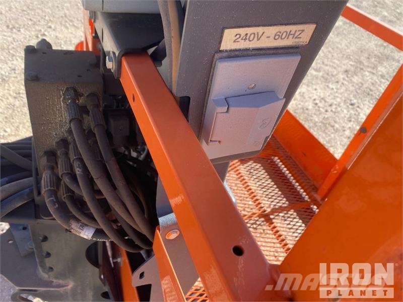 JLG 450AJ 4WD Diesel Telescopic Boom Lift - Factory Re Nacelles télescopiques