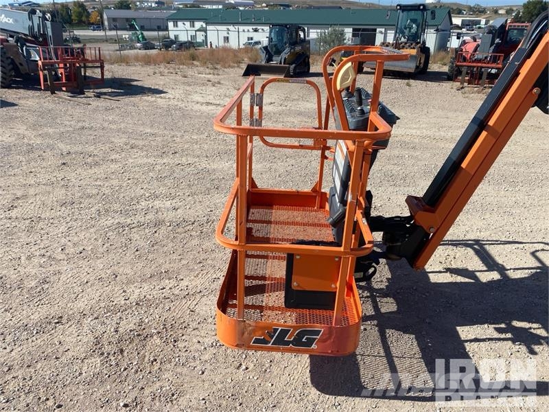 JLG 450AJ 4WD Diesel Telescopic Boom Lift - Factory Re Nacelles télescopiques