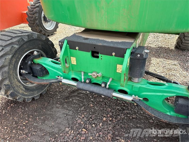 JLG 450AJ 4WD Dual Fuel Articulating Boom Lift Articulated boom lifts