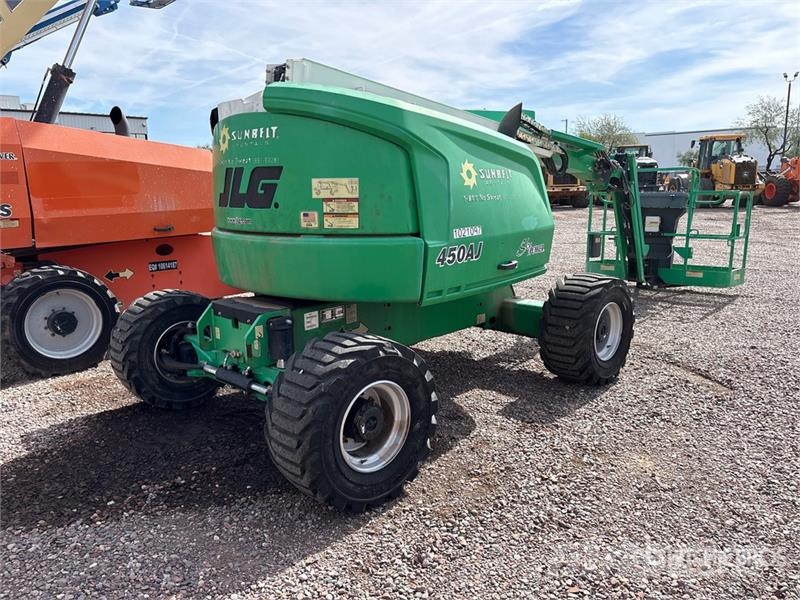 JLG 450AJ 4WD Dual Fuel Articulating Boom Lift Articulated boom lifts