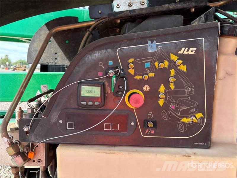 JLG 450AJ 4WD Dual Fuel Articulating Boom Lift Articulated boom lifts