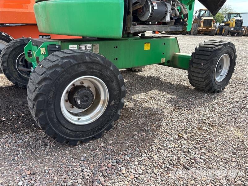 JLG 450AJ Series ll 4WD LPG Articulating Boom Lift Articulated boom lifts