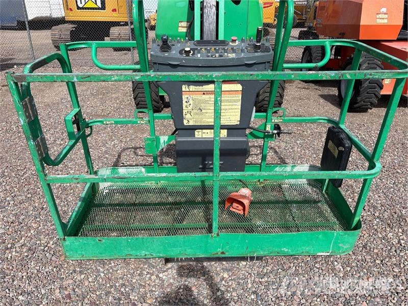 JLG 450AJ Series ll 4WD LPG Articulating Boom Lift Articulated boom lifts