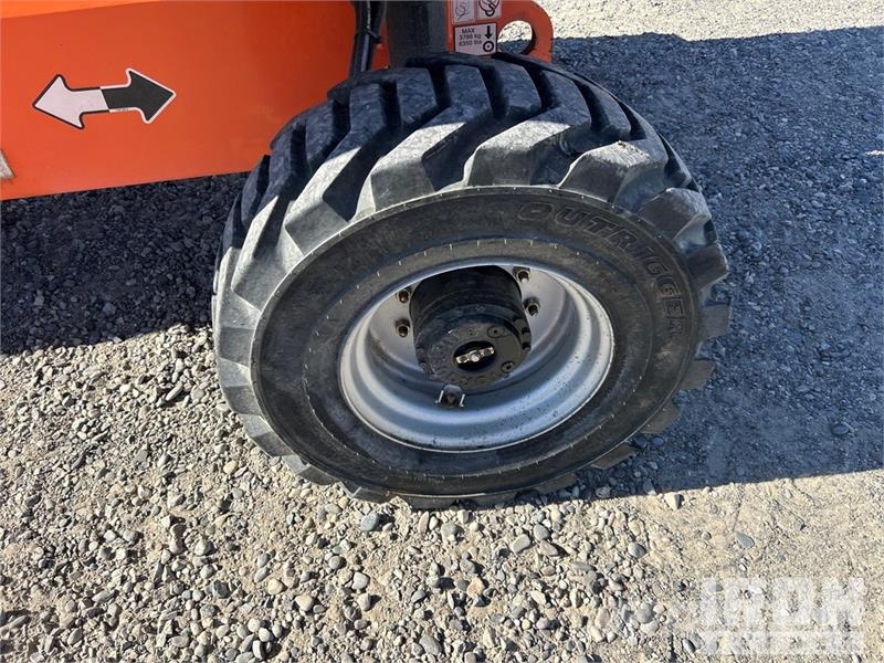 JLG 460SJ 4WD Diesel Telescopic Boom Lift - Factory Re Piattaforme a braccio telescopico