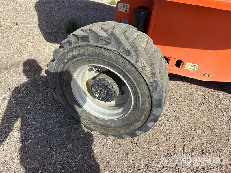 JLG 460SJ 4WD Diesel Telescopic Boom Lift Telescopic boom lifts