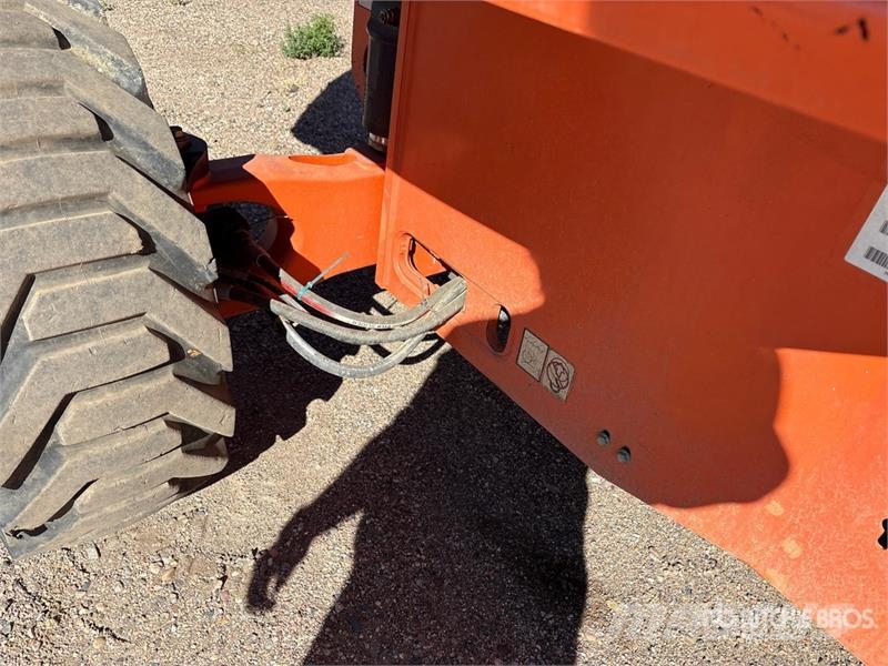 JLG 460SJ 4WD Diesel Telescopic Boom Lift Telescopic boom lifts