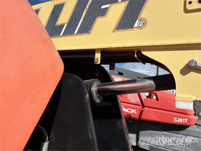JLG 460SJ 4WD Diesel Telescopic Boom Lift Telescopic boom lifts