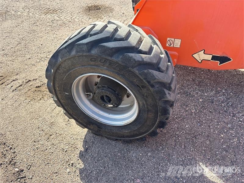 JLG 460SJ 4WD Diesel Telescopic Boom Lift Telescopic boom lifts