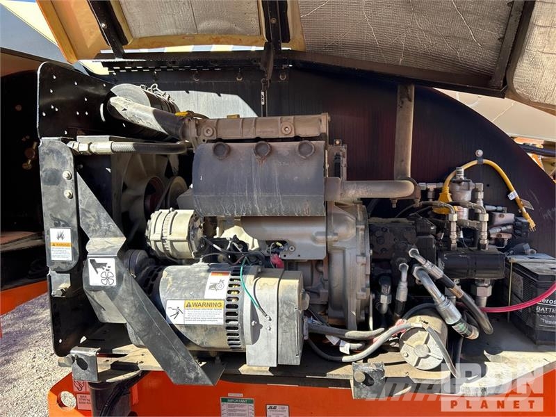 JLG 460SJ 4WD Diesel Telescopic Boom Lift - Factory Re Piattaforme a braccio telescopico