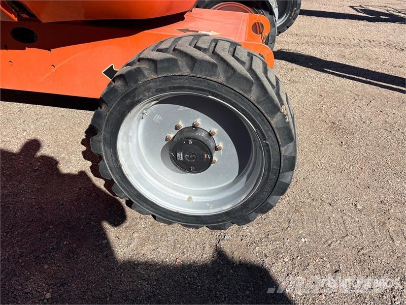 JLG 600AJ 4WD Diesel Articulating Boom Lift Knikarmhoogwerkers