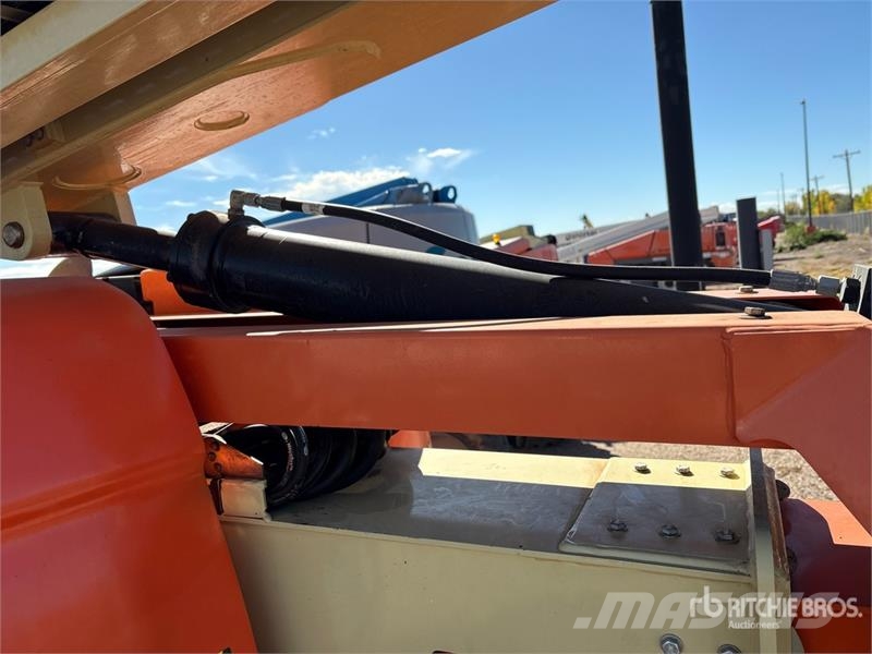 JLG 600AJ 4WD Diesel Articulating Boom Lift Knikarmhoogwerkers