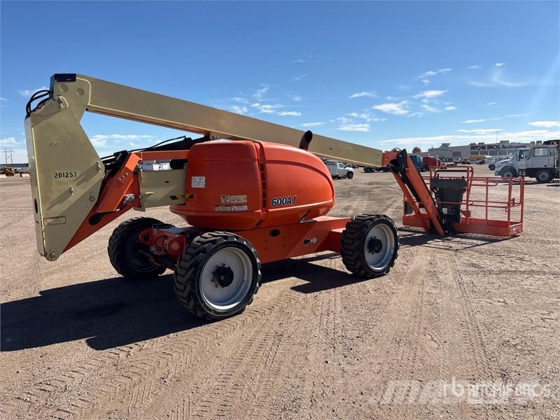 JLG 600AJ 4WD Diesel Articulating Boom Lift Knikarmhoogwerkers