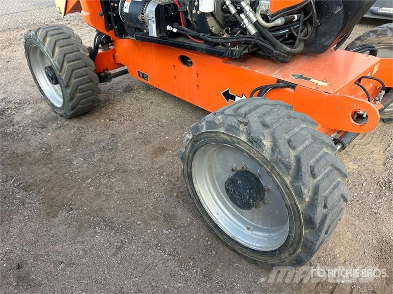 JLG 600AJ 4WD Diesel Articulating Boom Lift Iseliikuvad poomtõstukid