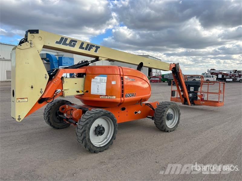 JLG 600AJ 4WD Diesel Articulating Boom Lift Iseliikuvad poomtõstukid