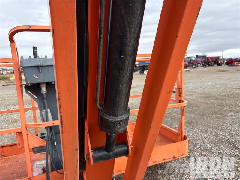 JLG 600AJ 4WD Diesel Articulating Boom Lift Zglobne dvižne ploščadi