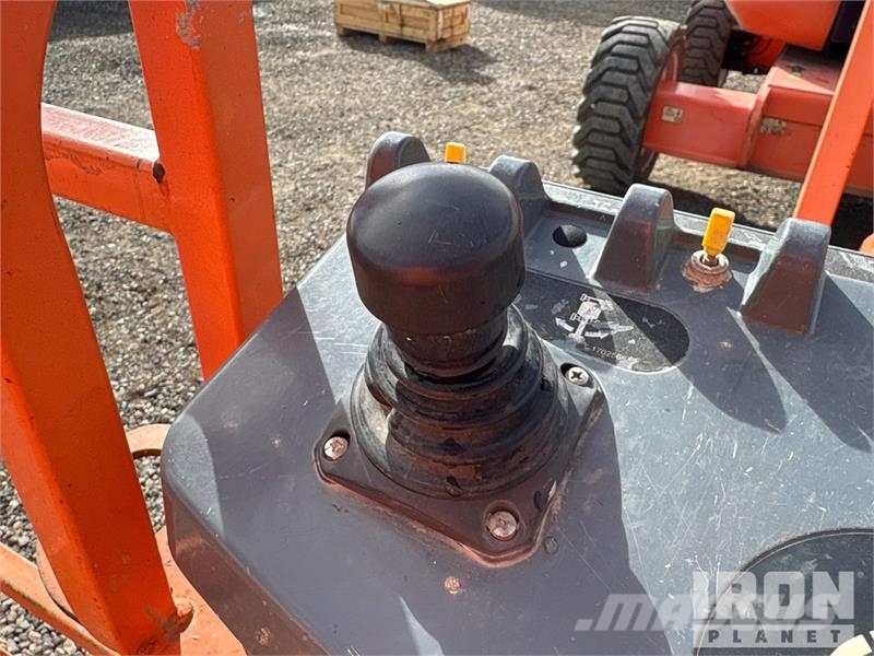 JLG 600AJ 4WD Diesel Articulating Boom Lift Zglobne dvižne ploščadi