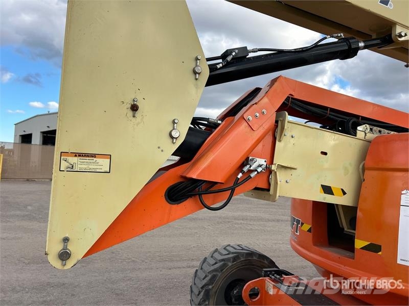 JLG 600AJ 4WD Diesel Articulating Boom Lift Iseliikuvad poomtõstukid