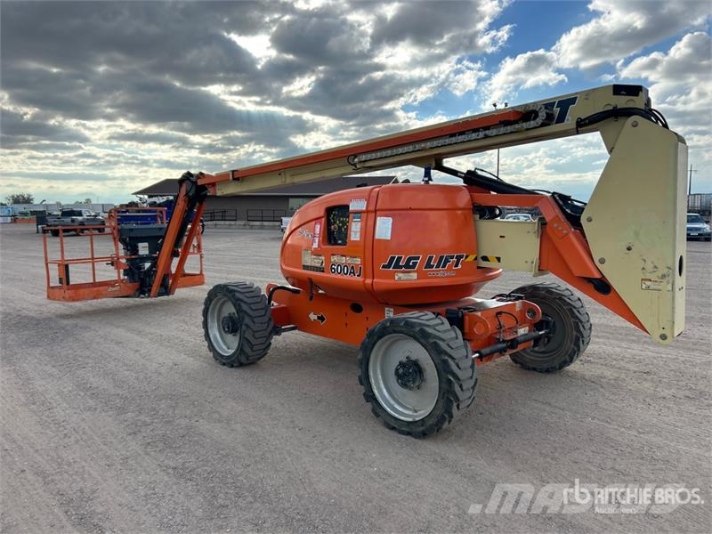 JLG 600AJ 4WD Diesel Articulating Boom Lift Iseliikuvad poomtõstukid