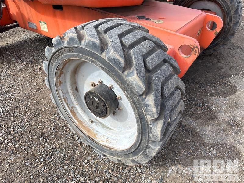 JLG 600AJ 4WD Diesel Articulating Boom Lift Zglobne dvižne ploščadi