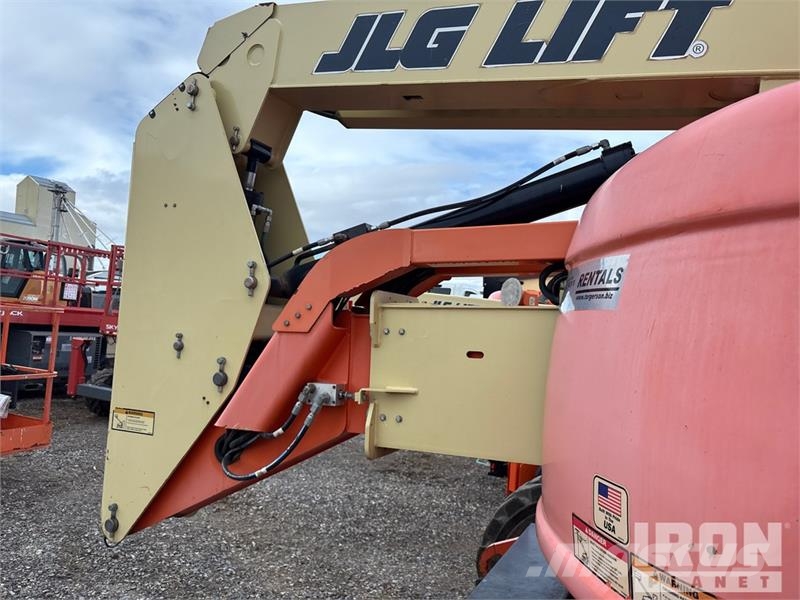 JLG 600AJ 4WD Diesel Articulating Boom Lift Zglobne dvižne ploščadi