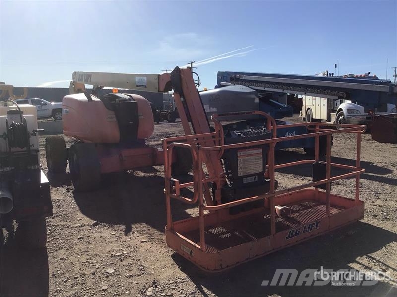 JLG 600AJ Articulating Boom Lift Articulated boom lifts