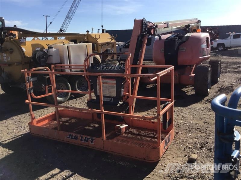 JLG 600AJ Articulating Boom Lift Articulated boom lifts