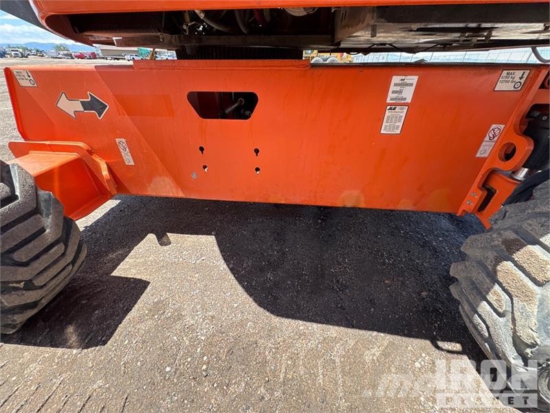 JLG 600S Teleskoop poomtõstukid
