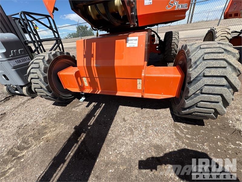 JLG 600S Teleskoop poomtõstukid
