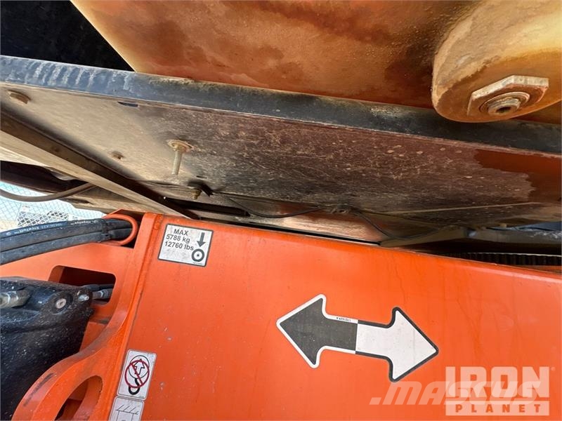 JLG 600S Teleskoop poomtõstukid