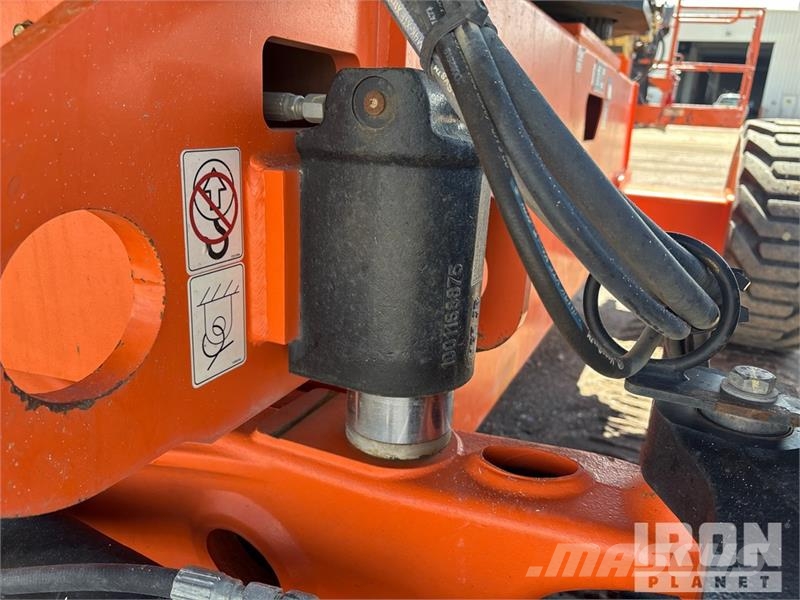 JLG 600S Teleskoop poomtõstukid
