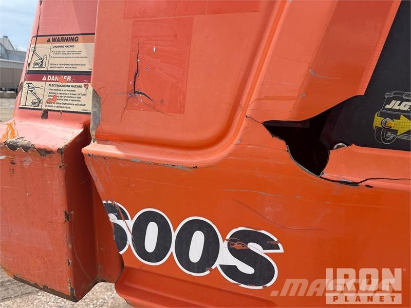 JLG 600S Teleskoop poomtõstukid