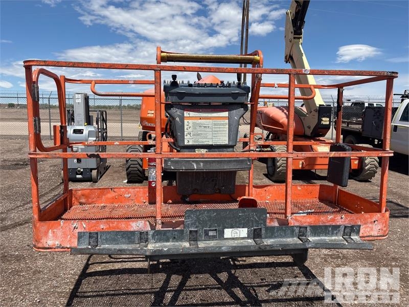 JLG 600S Teleskoop poomtõstukid