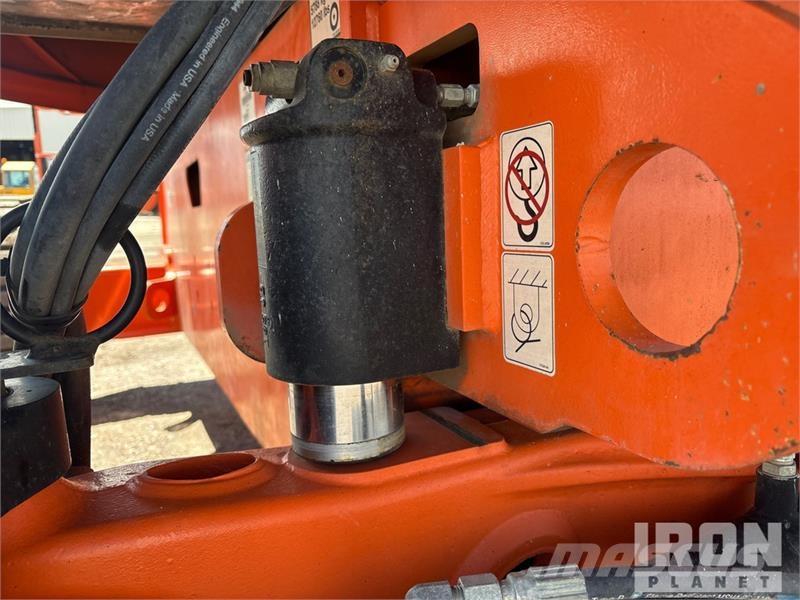 JLG 600S Teleskoop poomtõstukid