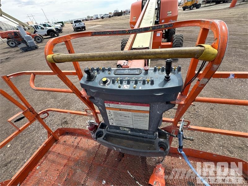 JLG 600S Teleskoop poomtõstukid