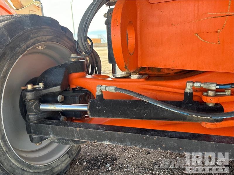 JLG 600S Teleskoop poomtõstukid