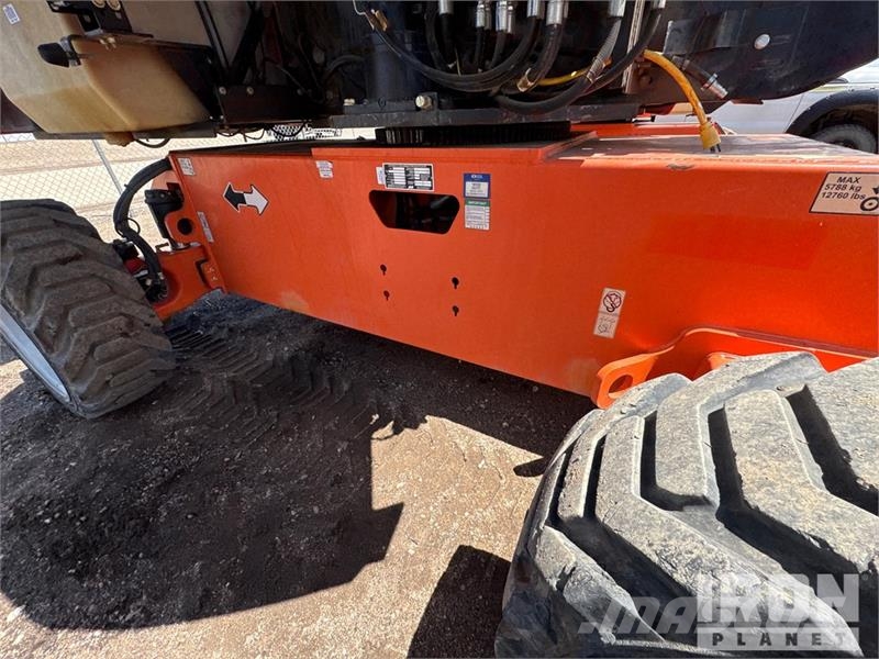 JLG 600S Teleskoop poomtõstukid