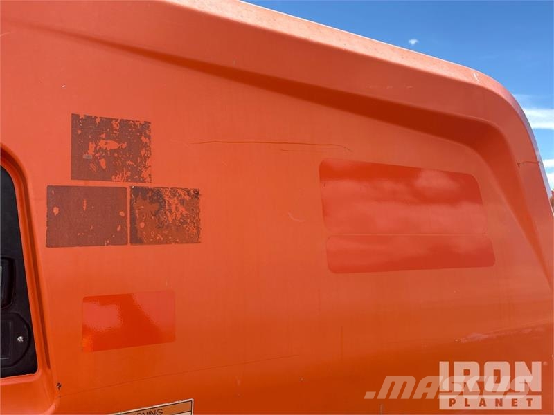 JLG 600S Teleskoop poomtõstukid
