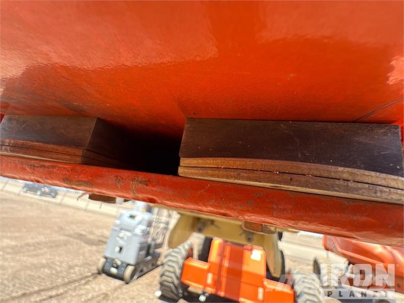 JLG 600S Teleskoop poomtõstukid