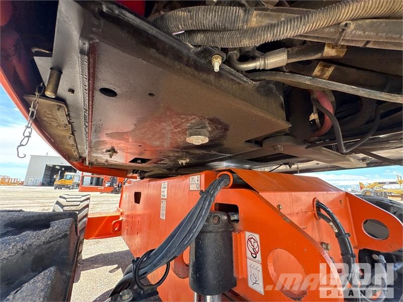 JLG 600S Teleskoop poomtõstukid