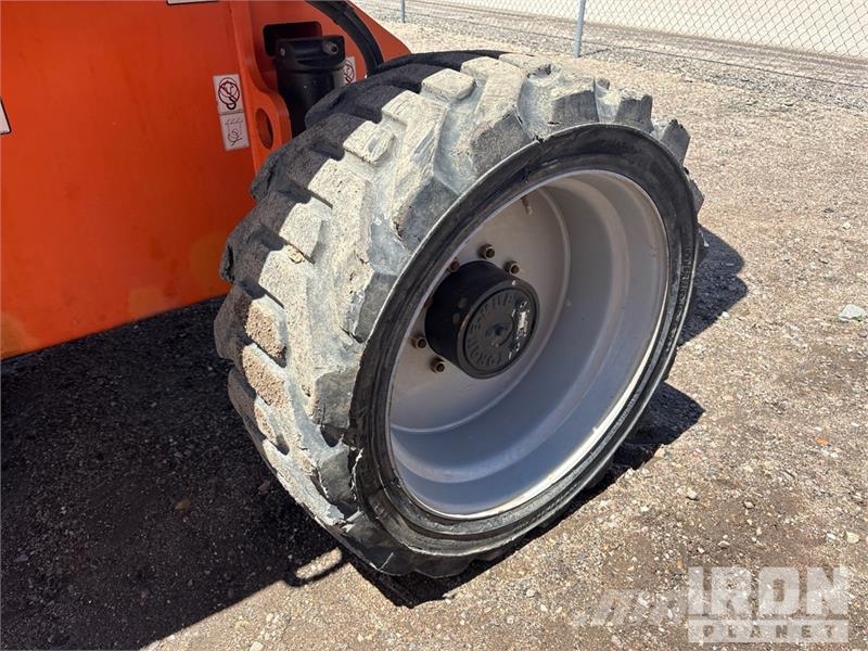 JLG 600S Teleskoop poomtõstukid