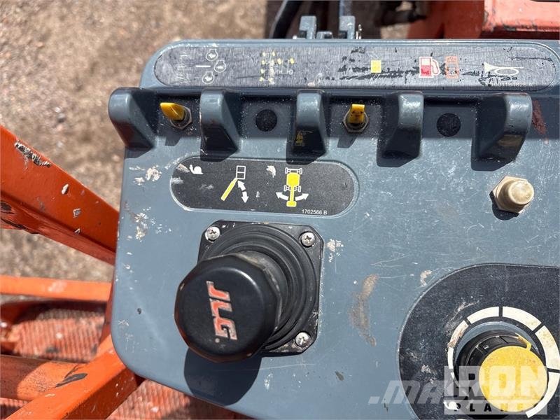 JLG 600S Teleskoop poomtõstukid