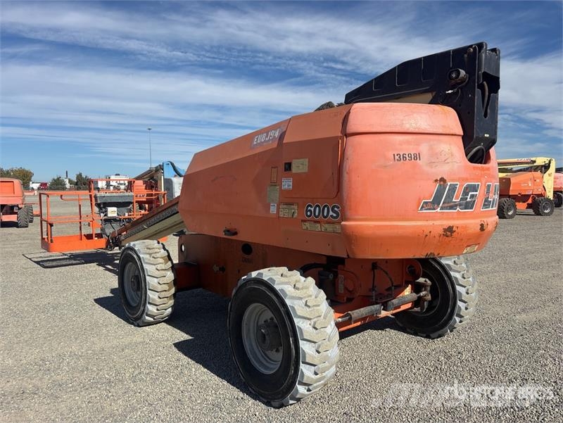 JLG 600S 2WD Diesel Telescopic Boom Lift Nacelles télescopiques
