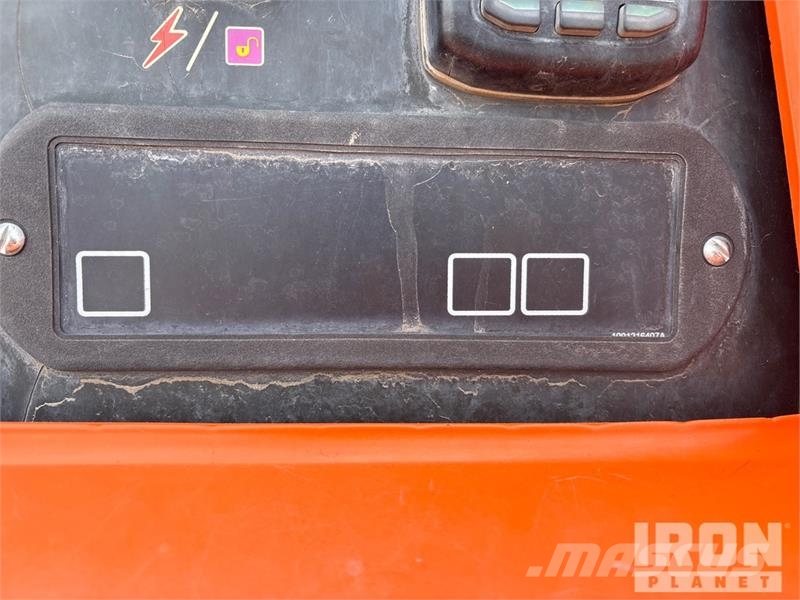 JLG 600S 4WD Diesel Telescopic Boom Lift 直臂高空工作平台