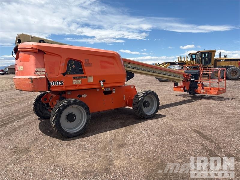 JLG 600S 4WD Diesel Telescopic Boom Lift 直臂高空工作平台