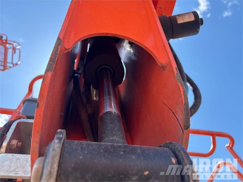 JLG 600S 4WD Diesel Telescopic Boom Lift 直臂高空工作平台