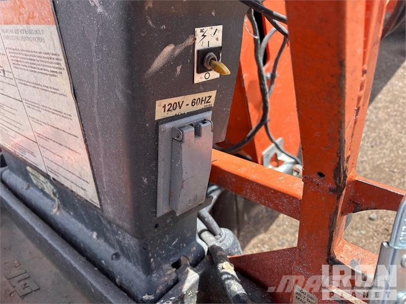 JLG 600S 4WD Diesel Telescopic Boom Lift 直臂高空工作平台