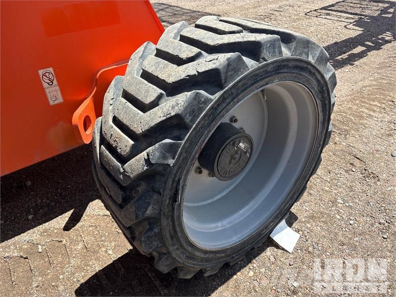 JLG 600S 4WD Diesel Telescopic Boom Lift 直臂高空工作平台