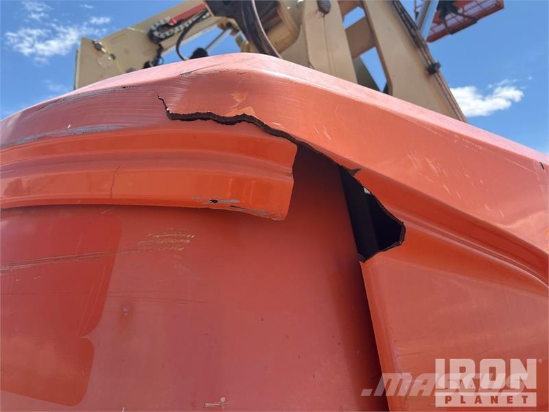 JLG 600S 4WD Diesel Telescopic Boom Lift 直臂高空工作平台